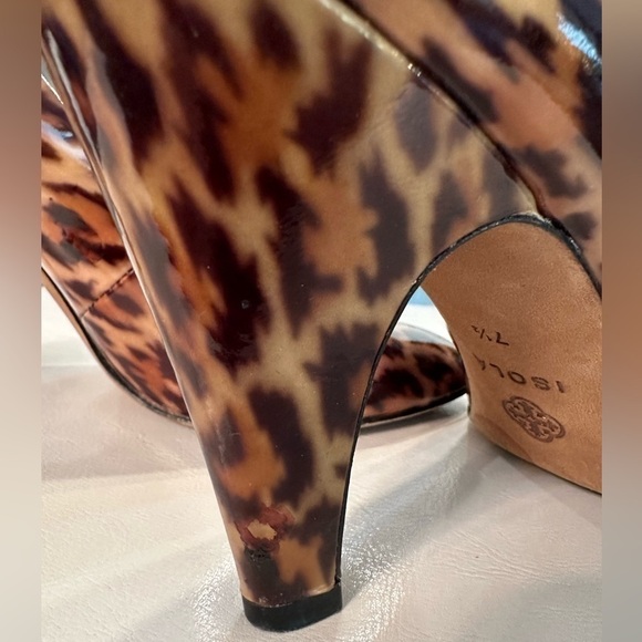 Isola Shoes Heels Cheetah Print Pumps Tan Brown Chain Animal Leopard Print 7.5 - Picture 5 of 16